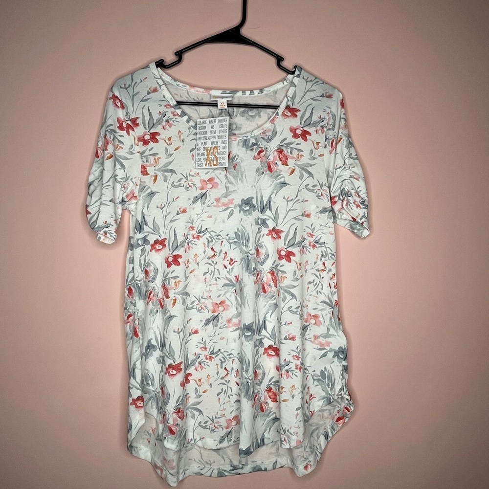 NWT LulaRoe Morgan Flare T Shirt